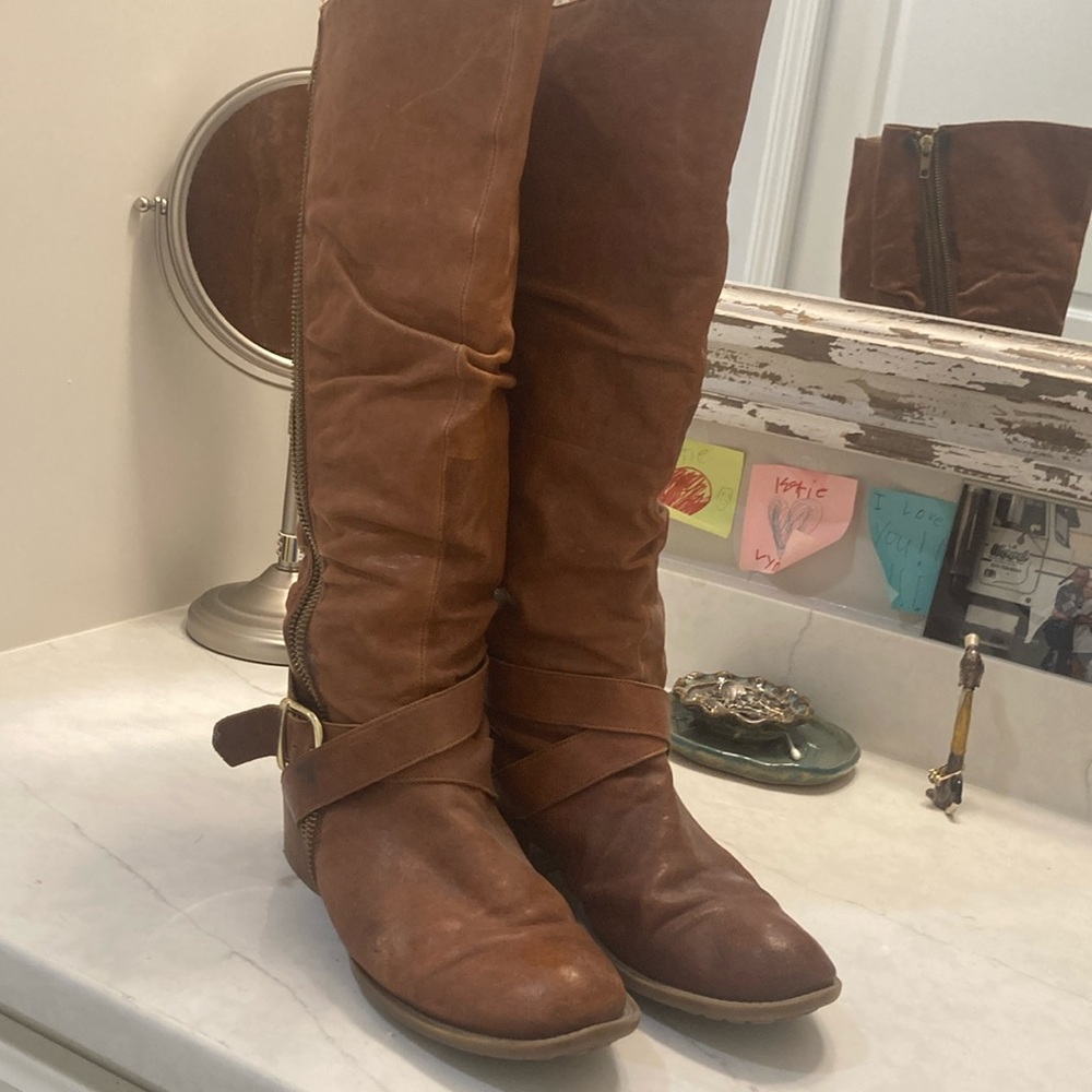 Vintage Jessica Simpson tall equestrian boots 7.5 camel colored.
